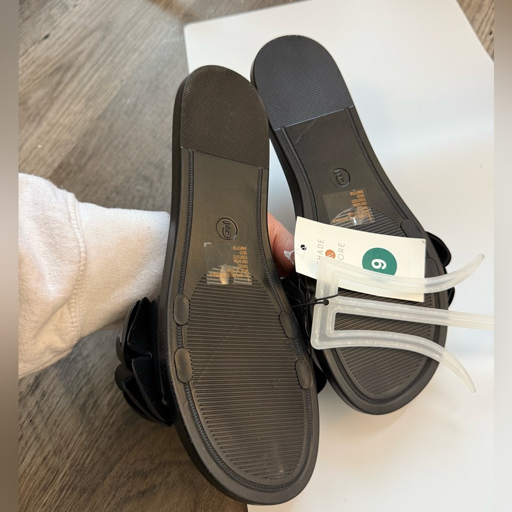 Shade & Shore Black Floral Embellished Sandals - Picture 3 of 4